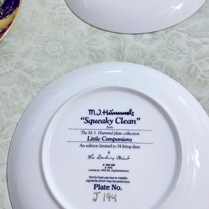 MJ Hummel plate collection kit. Mint condition
